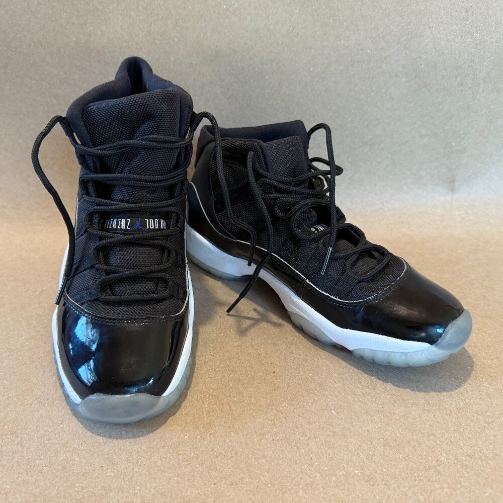 Nike Air Jordan 11 "Space Jam" Size 7Y